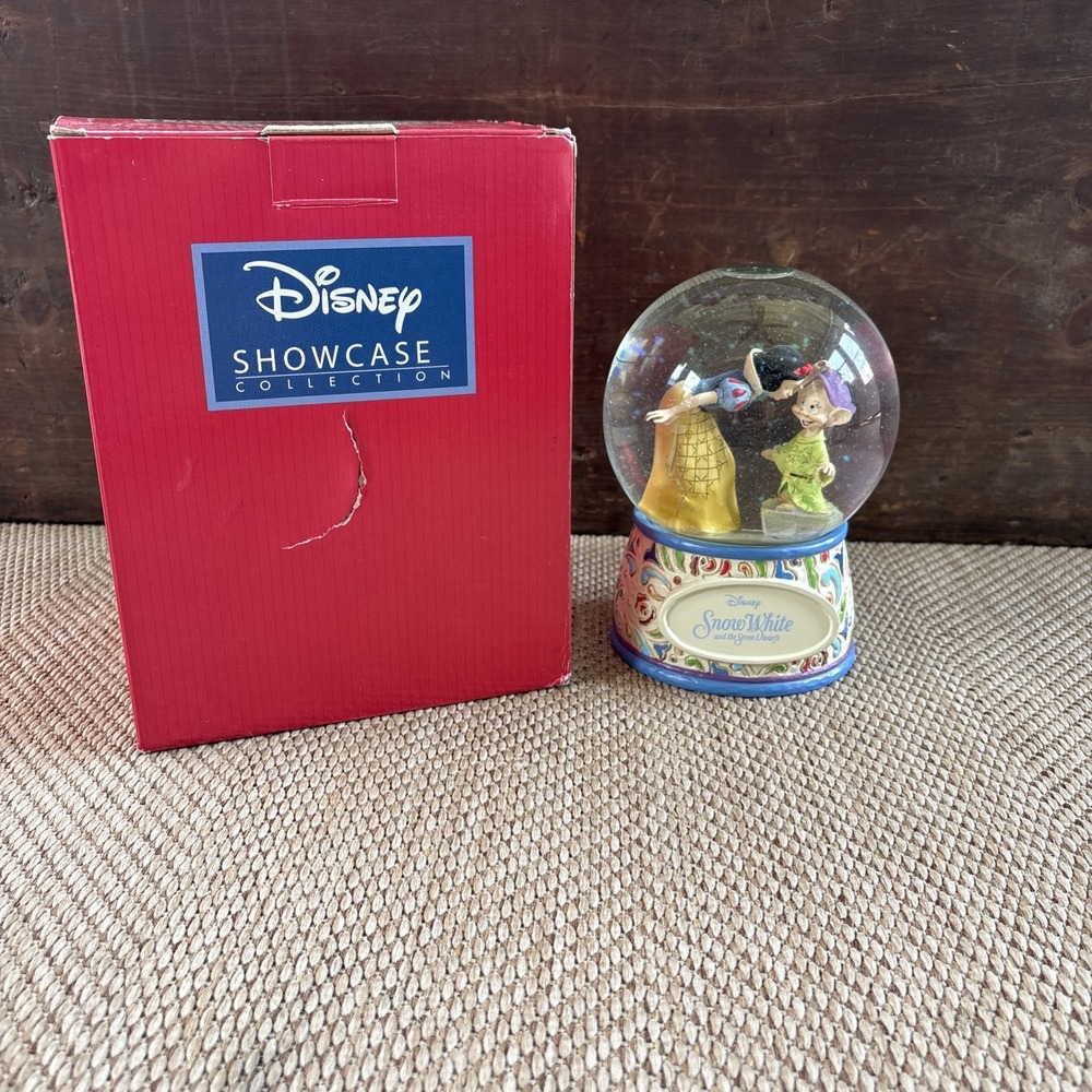 Disney Traditions Jim Shore Snow White Sweetest Farewell Water Globe 4060098